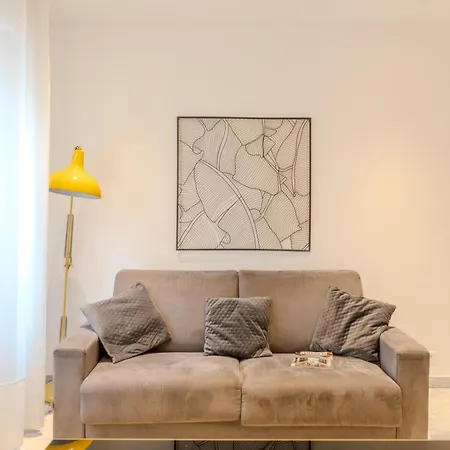 Lovely Renovated 45m2 In The Hearth Of Apartament