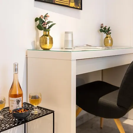 Lovely Renovated 45m2 In The Hearth Of Apartament