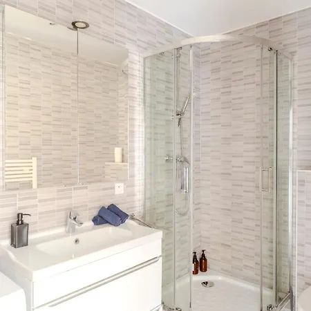 Lovely Renovated 45m2 In The Hearth Of Apartament Cannes